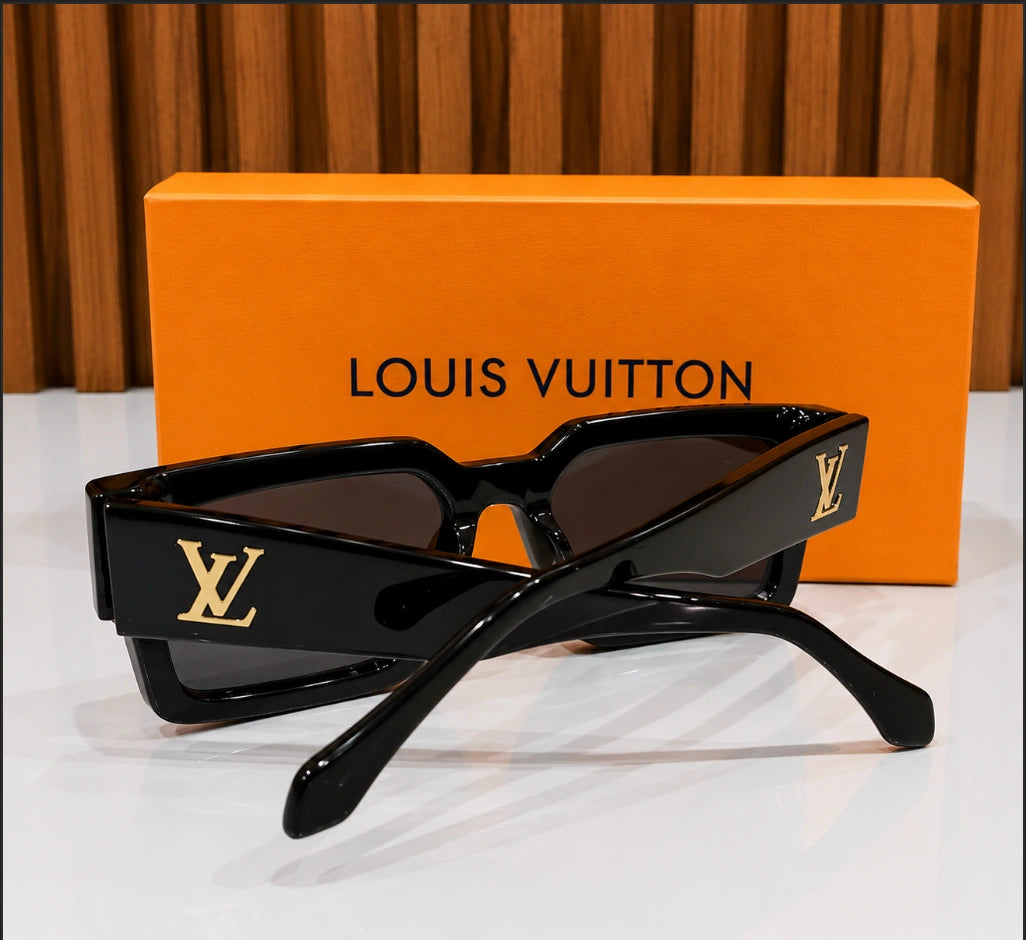 Louis Vuitton LV Clash Square Sunglasses in Black.
